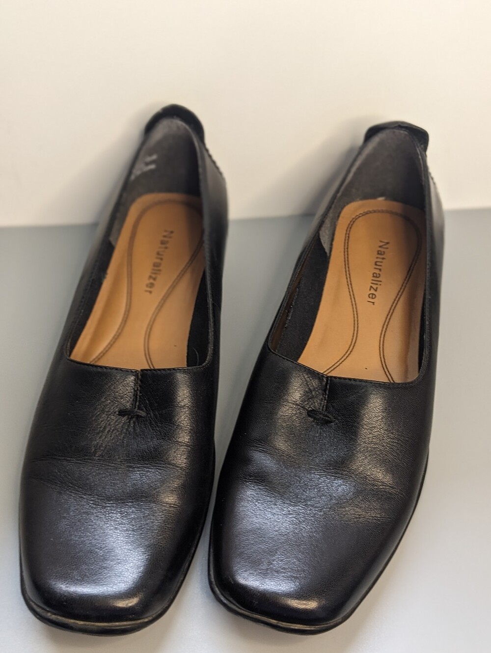 Naturalizer Black Leather Flats Size 6.5W Square Toe Comfort Slip On EUC Dress